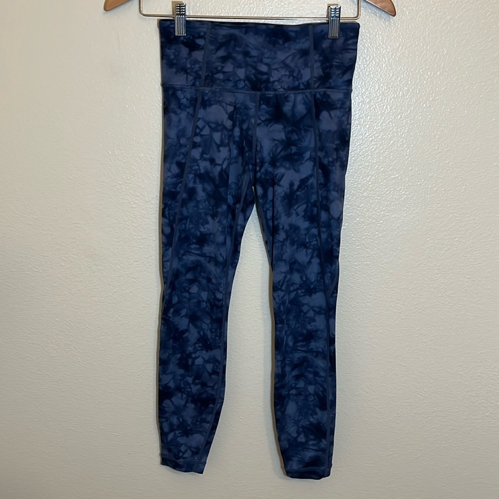 Athleta Blue Tie Dye Athletic Leggings